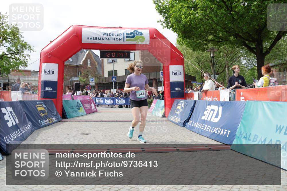 10.05.2026 - 8. Wedeler Halbmarathon Yannick Fuchs http://msf.ph/oto/9736413 10.05.2026 12:01:46 Ziel 643, 2031, 2034 meine-sportfotos.de