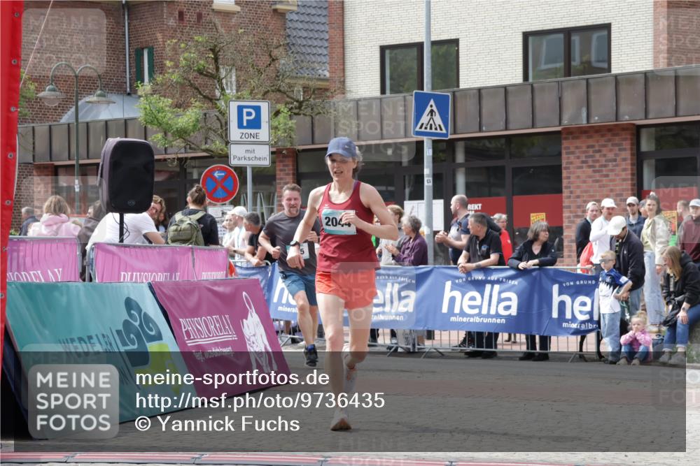 10.05.2026 - 8. Wedeler Halbmarathon Yannick Fuchs http://msf.ph/oto/9736435 10.05.2026 12:02:28 Ziel 435, 2044 meine-sportfotos.de