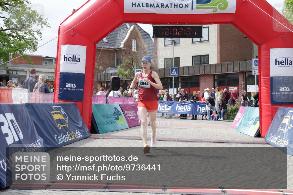 10.05.2026 - 8. Wedeler Halbmarathon Yannick Fuchs http://msf.ph/oto/9736441 10.05.2026 12:02:29 Ziel 435, 2044 meine-sportfotos.de