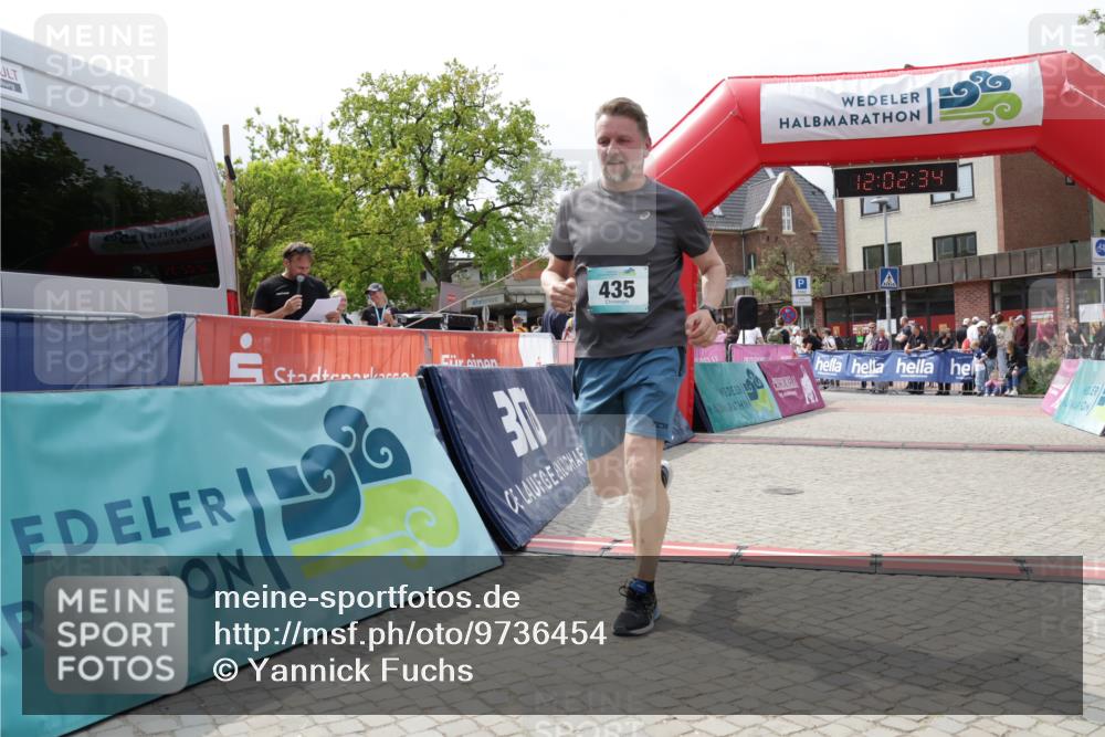10.05.2026 - 8. Wedeler Halbmarathon Yannick Fuchs http://msf.ph/oto/9736454 10.05.2026 12:02:32 Ziel 435, 2044 meine-sportfotos.de