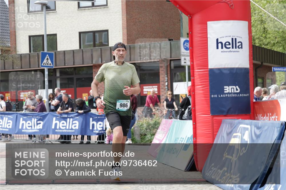 10.05.2026 - 8. Wedeler Halbmarathon Yannick Fuchs http://msf.ph/oto/9736462 10.05.2026 12:02:47 Ziel 813, 986 meine-sportfotos.de