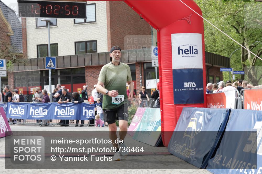 10.05.2026 - 8. Wedeler Halbmarathon Yannick Fuchs http://msf.ph/oto/9736464 10.05.2026 12:02:48 Ziel 813, 986 meine-sportfotos.de