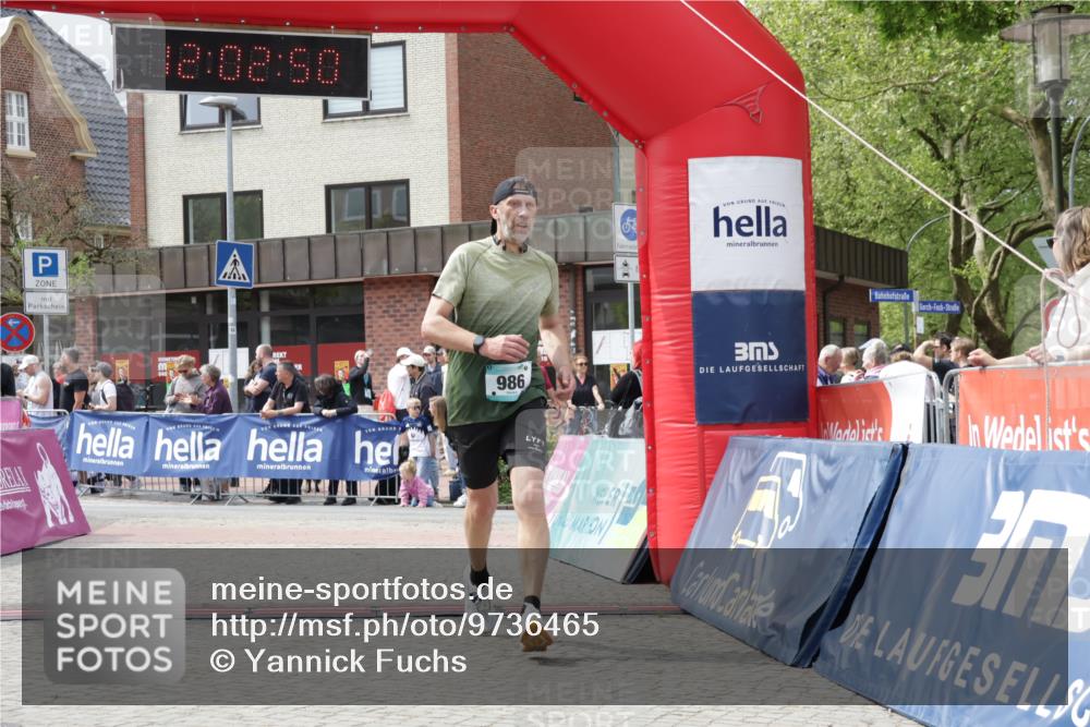 10.05.2026 - 8. Wedeler Halbmarathon Yannick Fuchs http://msf.ph/oto/9736465 10.05.2026 12:02:48 Ziel 813, 986 meine-sportfotos.de