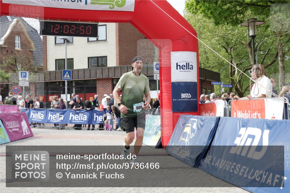 10.05.2026 - 8. Wedeler Halbmarathon Yannick Fuchs http://msf.ph/oto/9736466 10.05.2026 12:02:48 Ziel 813, 986 meine-sportfotos.de