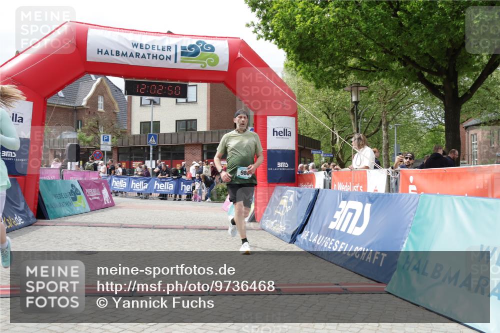 10.05.2026 - 8. Wedeler Halbmarathon Yannick Fuchs http://msf.ph/oto/9736468 10.05.2026 12:02:48 Ziel 813, 986 meine-sportfotos.de