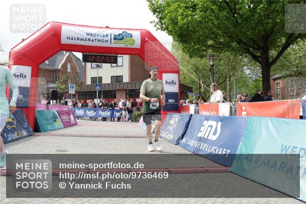 10.05.2026 - 8. Wedeler Halbmarathon Yannick Fuchs http://msf.ph/oto/9736469 10.05.2026 12:02:49 Ziel 813, 986 meine-sportfotos.de