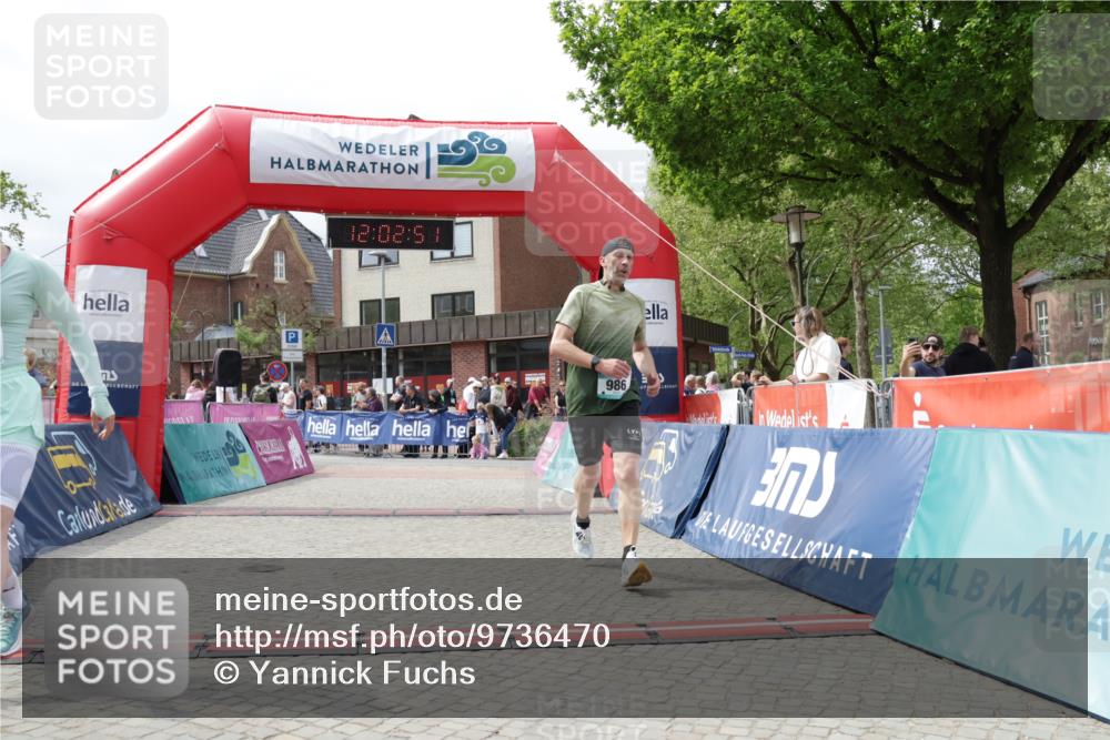 10.05.2026 - 8. Wedeler Halbmarathon Yannick Fuchs http://msf.ph/oto/9736470 10.05.2026 12:02:49 Ziel 813, 986 meine-sportfotos.de