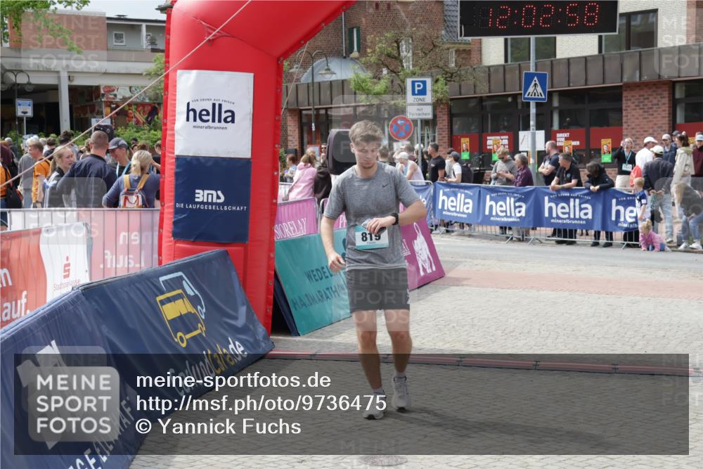 10.05.2026 - 8. Wedeler Halbmarathon Yannick Fuchs http://msf.ph/oto/9736475 10.05.2026 12:02:56 Ziel 819 meine-sportfotos.de