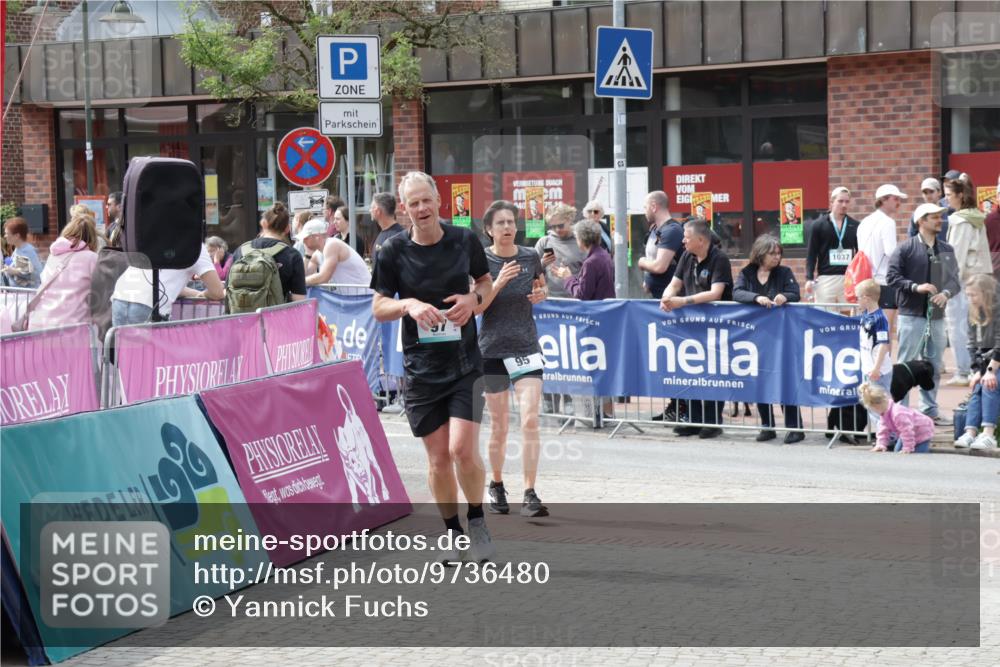 10.05.2026 - 8. Wedeler Halbmarathon Yannick Fuchs http://msf.ph/oto/9736480 10.05.2026 12:03:01 Ziel 95, 97, 819 meine-sportfotos.de