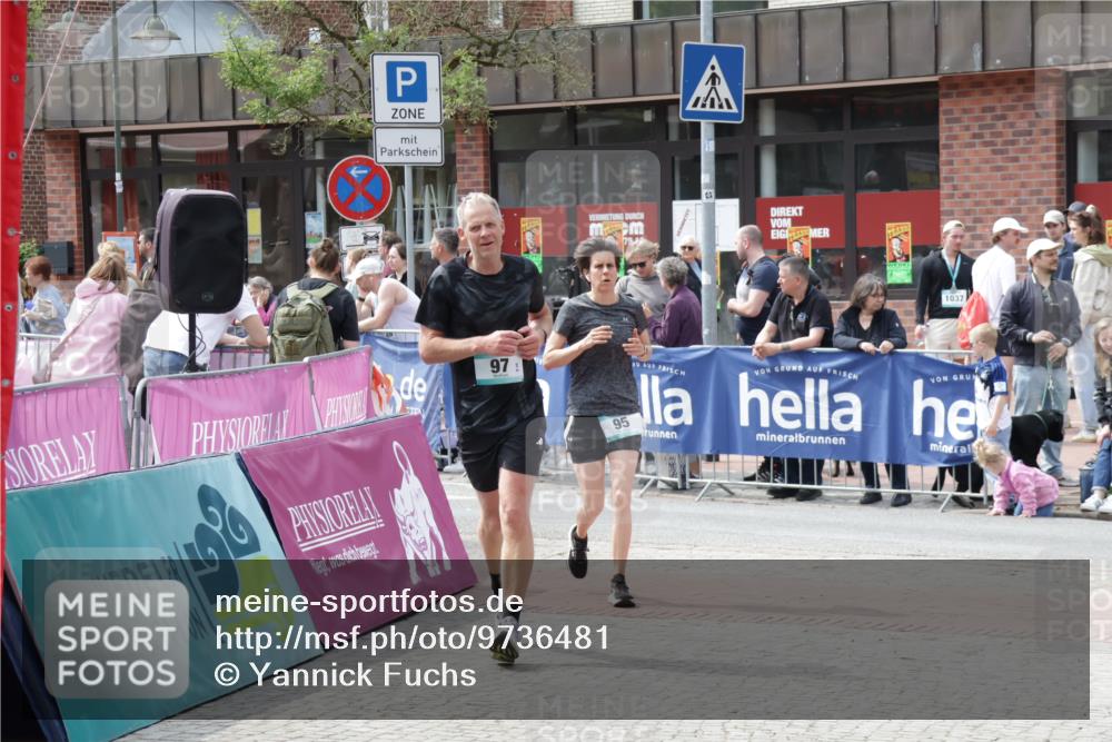 10.05.2026 - 8. Wedeler Halbmarathon Yannick Fuchs http://msf.ph/oto/9736481 10.05.2026 12:03:01 Ziel 95, 97, 819 meine-sportfotos.de
