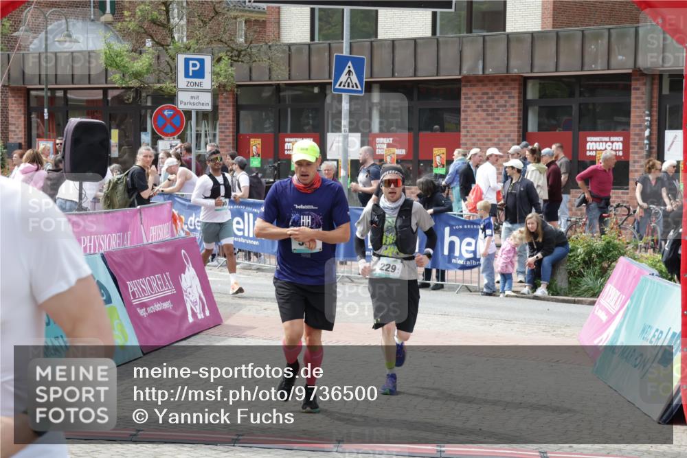10.05.2026 - 8. Wedeler Halbmarathon Yannick Fuchs http://msf.ph/oto/9736500 10.05.2026 12:03:09 Ziel 95, 185, 229, 490, 531 meine-sportfotos.de