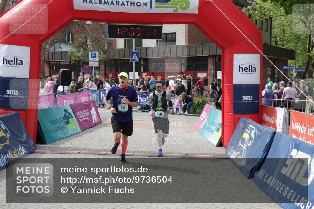 10.05.2026 - 8. Wedeler Halbmarathon Yannick Fuchs http://msf.ph/oto/9736504 10.05.2026 12:03:10 Ziel 185, 229, 490, 531 meine-sportfotos.de