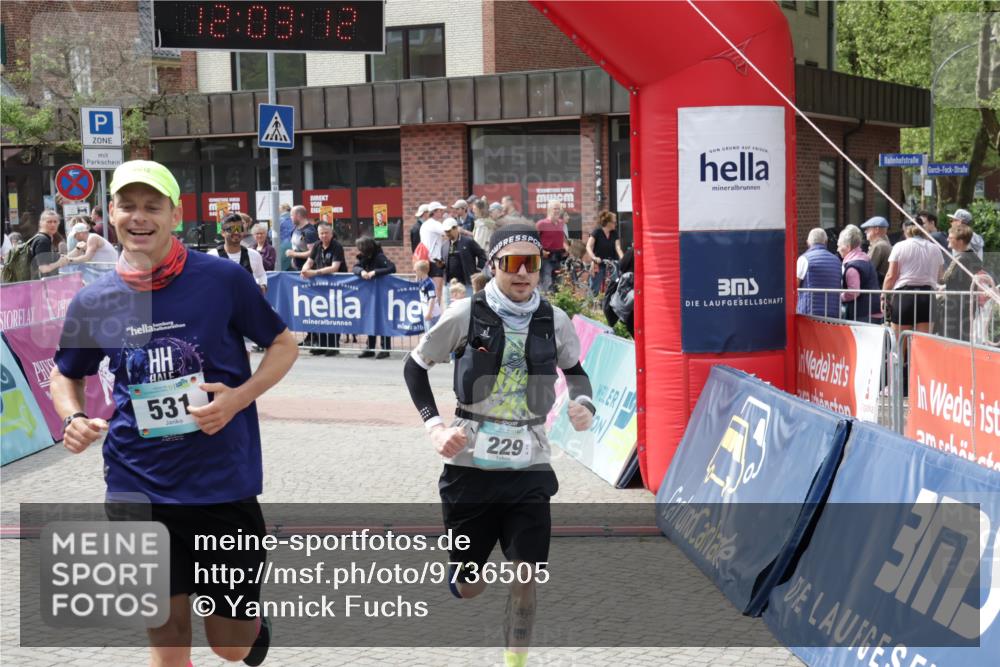 10.05.2026 - 8. Wedeler Halbmarathon Yannick Fuchs http://msf.ph/oto/9736505 10.05.2026 12:03:11 Ziel 185, 229, 490, 531 meine-sportfotos.de
