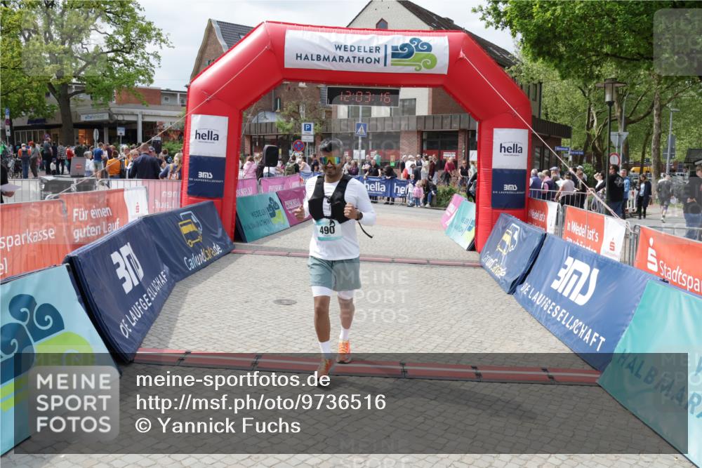 10.05.2026 - 8. Wedeler Halbmarathon Yannick Fuchs http://msf.ph/oto/9736516 10.05.2026 12:03:15 Ziel 229, 490, 531 meine-sportfotos.de