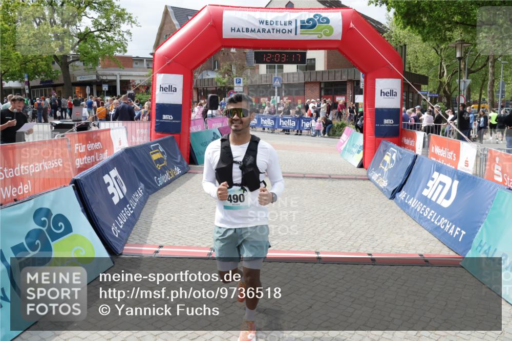 10.05.2026 - 8. Wedeler Halbmarathon Yannick Fuchs http://msf.ph/oto/9736518 10.05.2026 12:03:15 Ziel 229, 490, 531 meine-sportfotos.de