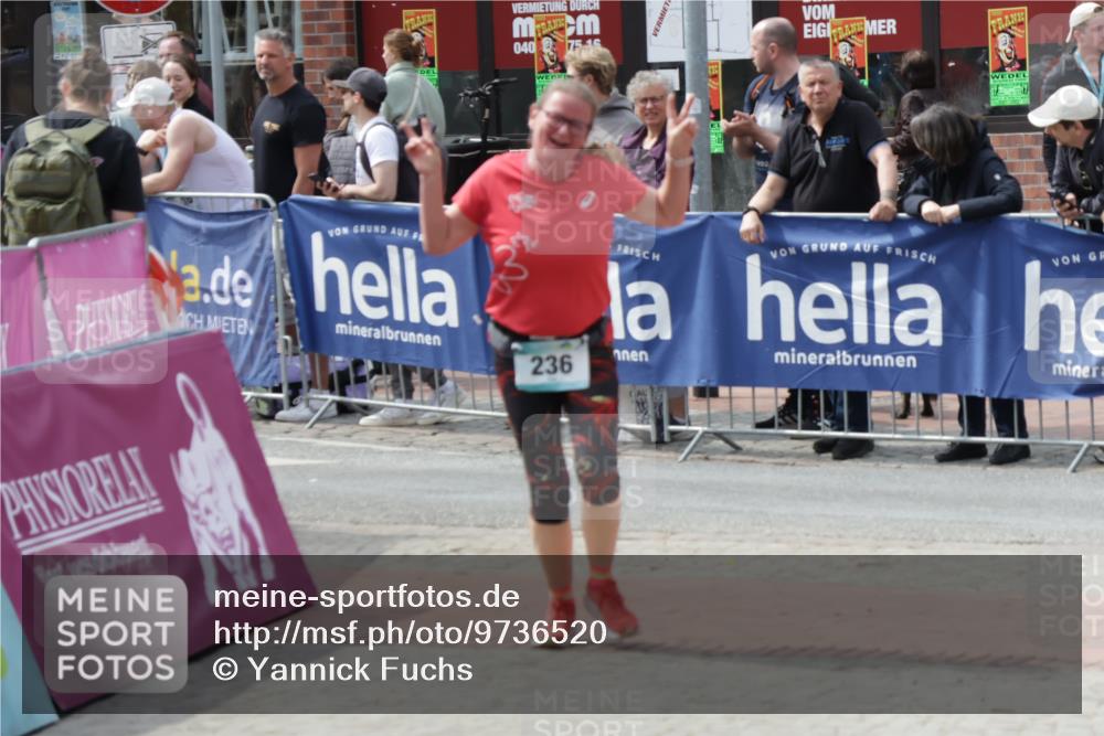 10.05.2026 - 8. Wedeler Halbmarathon Yannick Fuchs http://msf.ph/oto/9736520 10.05.2026 12:03:19 Ziel 236, 490 meine-sportfotos.de