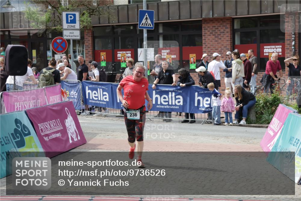 10.05.2026 - 8. Wedeler Halbmarathon Yannick Fuchs http://msf.ph/oto/9736526 10.05.2026 12:03:20 Ziel 236 meine-sportfotos.de