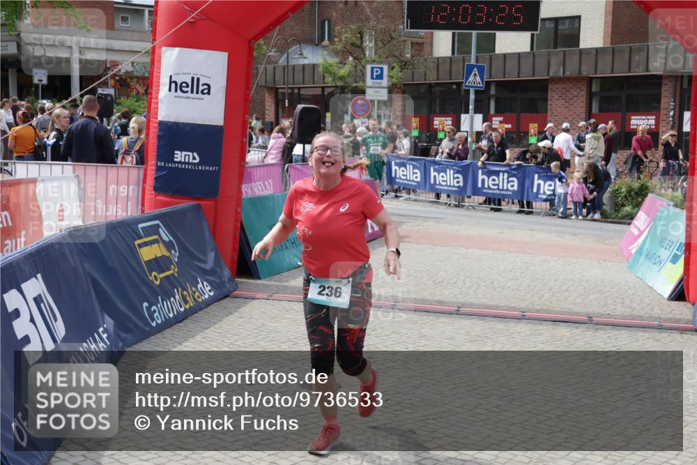 10.05.2026 - 8. Wedeler Halbmarathon Yannick Fuchs http://msf.ph/oto/9736533 10.05.2026 12:03:24 Ziel 236, 419 meine-sportfotos.de