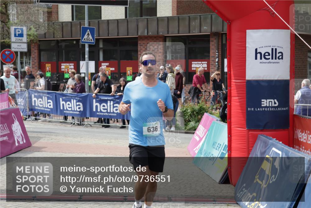 10.05.2026 - 8. Wedeler Halbmarathon Yannick Fuchs http://msf.ph/oto/9736551 10.05.2026 12:03:30 Ziel 419, 636, 659 meine-sportfotos.de