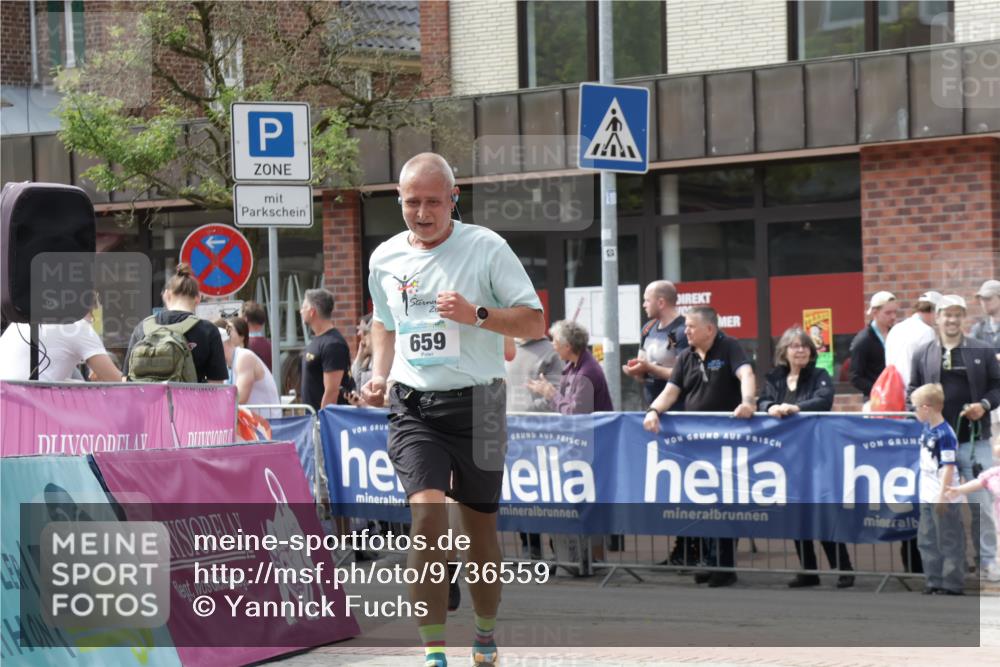 10.05.2026 - 8. Wedeler Halbmarathon Yannick Fuchs http://msf.ph/oto/9736559 10.05.2026 12:03:33 Ziel 419, 636, 659, 764 meine-sportfotos.de