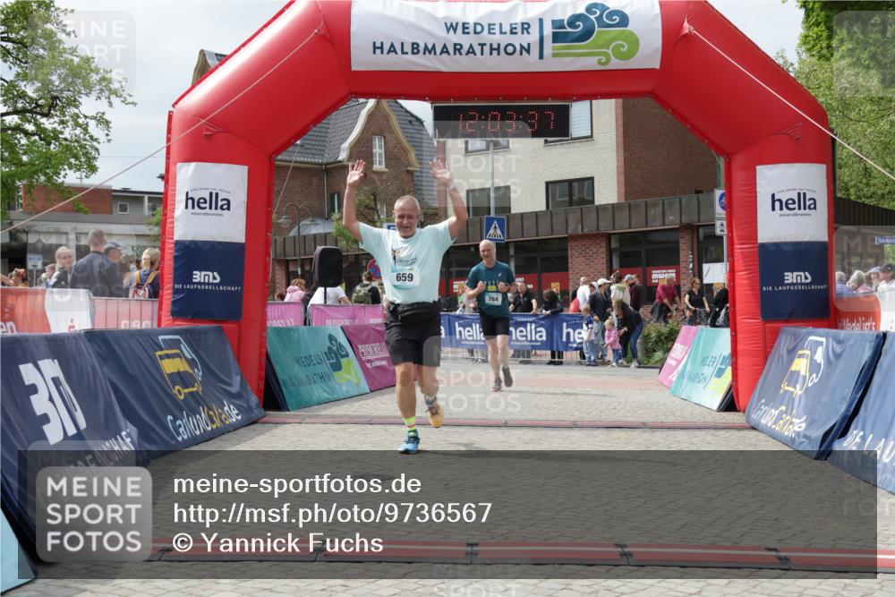 10.05.2026 - 8. Wedeler Halbmarathon Yannick Fuchs http://msf.ph/oto/9736567 10.05.2026 12:03:35 Ziel 636, 659, 764 meine-sportfotos.de