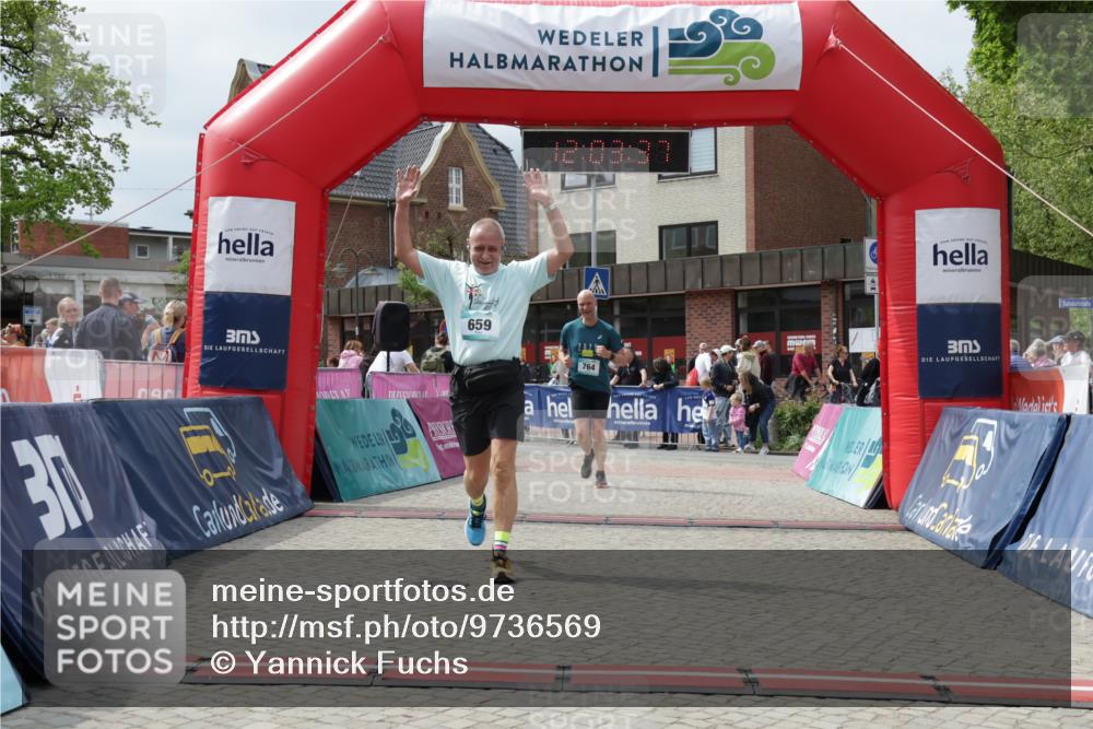 10.05.2026 - 8. Wedeler Halbmarathon Yannick Fuchs http://msf.ph/oto/9736569 10.05.2026 12:03:35 Ziel 636, 659, 764 meine-sportfotos.de