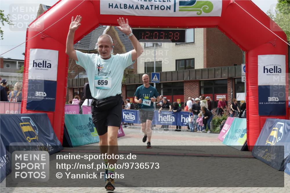 10.05.2026 - 8. Wedeler Halbmarathon Yannick Fuchs http://msf.ph/oto/9736573 10.05.2026 12:03:36 Ziel 659, 764 meine-sportfotos.de