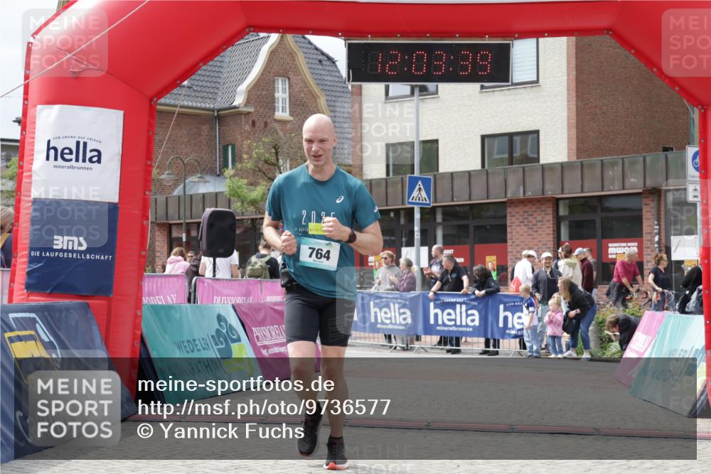 10.05.2026 - 8. Wedeler Halbmarathon Yannick Fuchs http://msf.ph/oto/9736577 10.05.2026 12:03:37 Ziel 269, 659, 764 meine-sportfotos.de