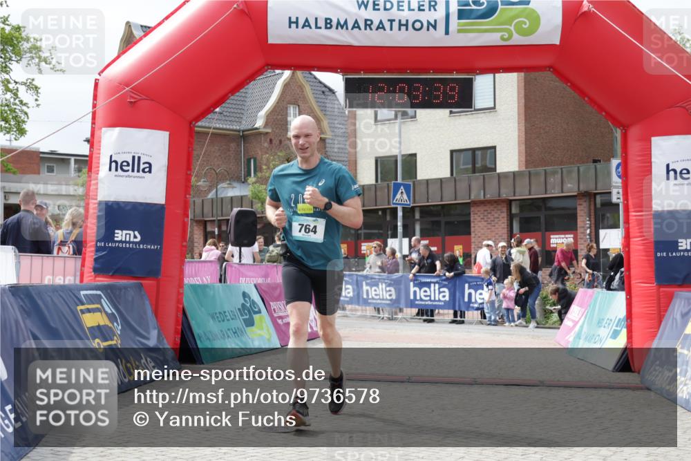 10.05.2026 - 8. Wedeler Halbmarathon Yannick Fuchs http://msf.ph/oto/9736578 10.05.2026 12:03:38 Ziel 269, 659, 764 meine-sportfotos.de