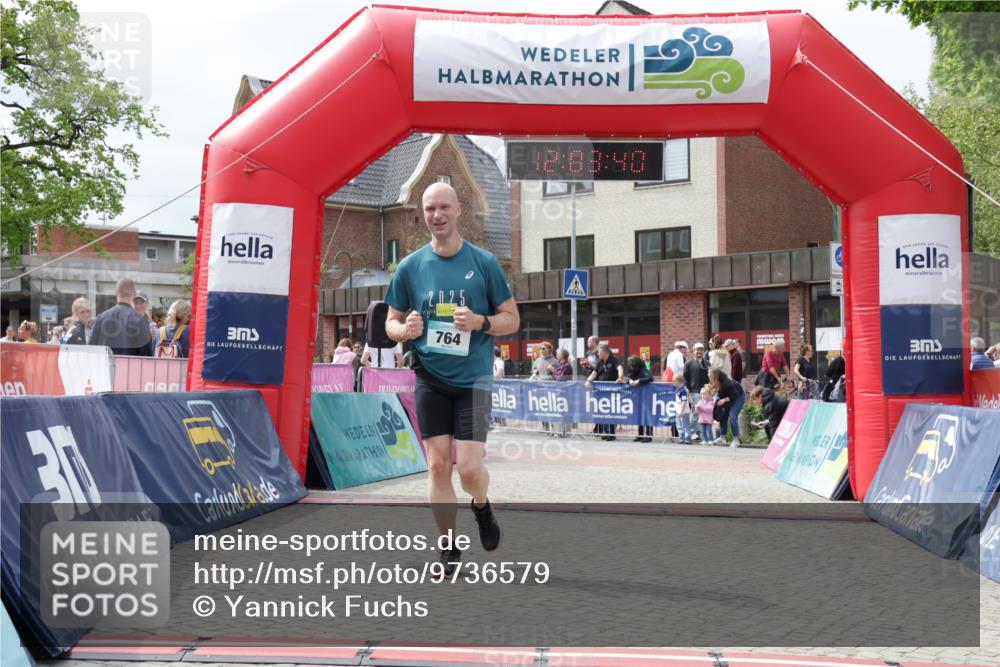10.05.2026 - 8. Wedeler Halbmarathon Yannick Fuchs http://msf.ph/oto/9736579 10.05.2026 12:03:38 Ziel 269, 659, 764 meine-sportfotos.de