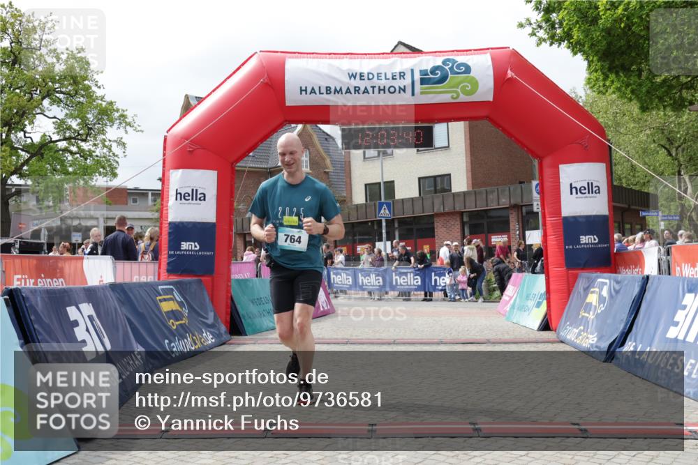 10.05.2026 - 8. Wedeler Halbmarathon Yannick Fuchs http://msf.ph/oto/9736581 10.05.2026 12:03:38 Ziel 269, 659, 764 meine-sportfotos.de