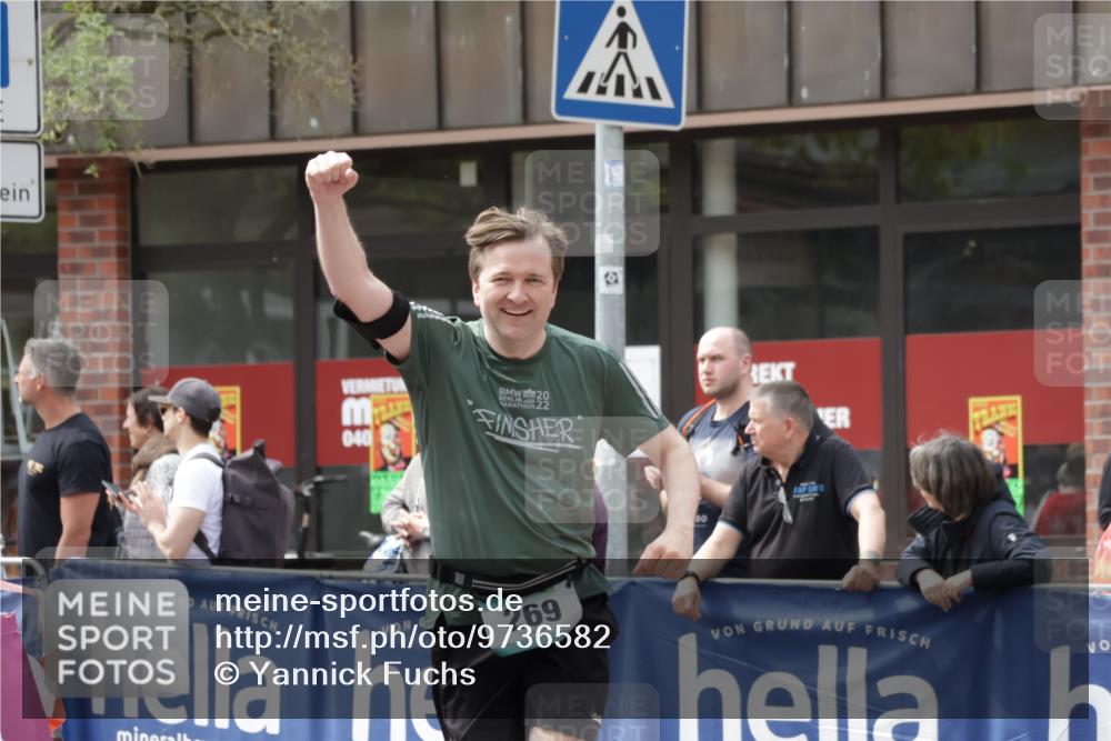 10.05.2026 - 8. Wedeler Halbmarathon Yannick Fuchs http://msf.ph/oto/9736582 10.05.2026 12:03:40 Ziel 269, 659, 764 meine-sportfotos.de