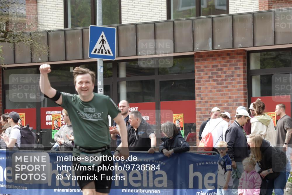 10.05.2026 - 8. Wedeler Halbmarathon Yannick Fuchs http://msf.ph/oto/9736584 10.05.2026 12:03:40 Ziel 269, 659, 764 meine-sportfotos.de