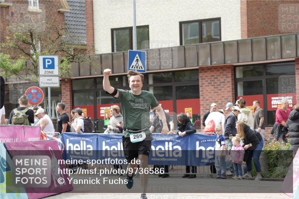 10.05.2026 - 8. Wedeler Halbmarathon Yannick Fuchs http://msf.ph/oto/9736586 10.05.2026 12:03:40 Ziel 269, 659, 764 meine-sportfotos.de