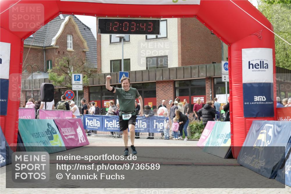 10.05.2026 - 8. Wedeler Halbmarathon Yannick Fuchs http://msf.ph/oto/9736589 10.05.2026 12:03:41 Ziel 269, 764, 2203 meine-sportfotos.de