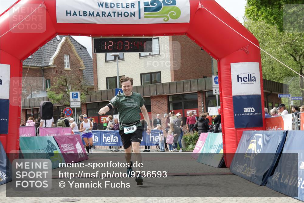 10.05.2026 - 8. Wedeler Halbmarathon Yannick Fuchs http://msf.ph/oto/9736593 10.05.2026 12:03:42 Ziel 269, 764, 2203 meine-sportfotos.de