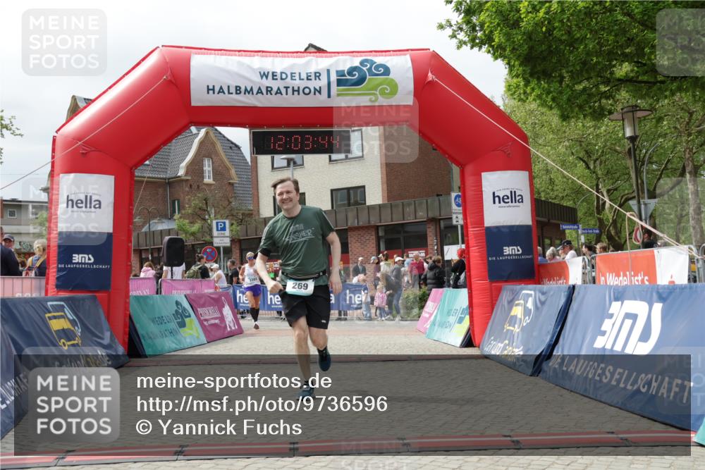 10.05.2026 - 8. Wedeler Halbmarathon Yannick Fuchs http://msf.ph/oto/9736596 10.05.2026 12:03:42 Ziel 269, 764, 2203 meine-sportfotos.de