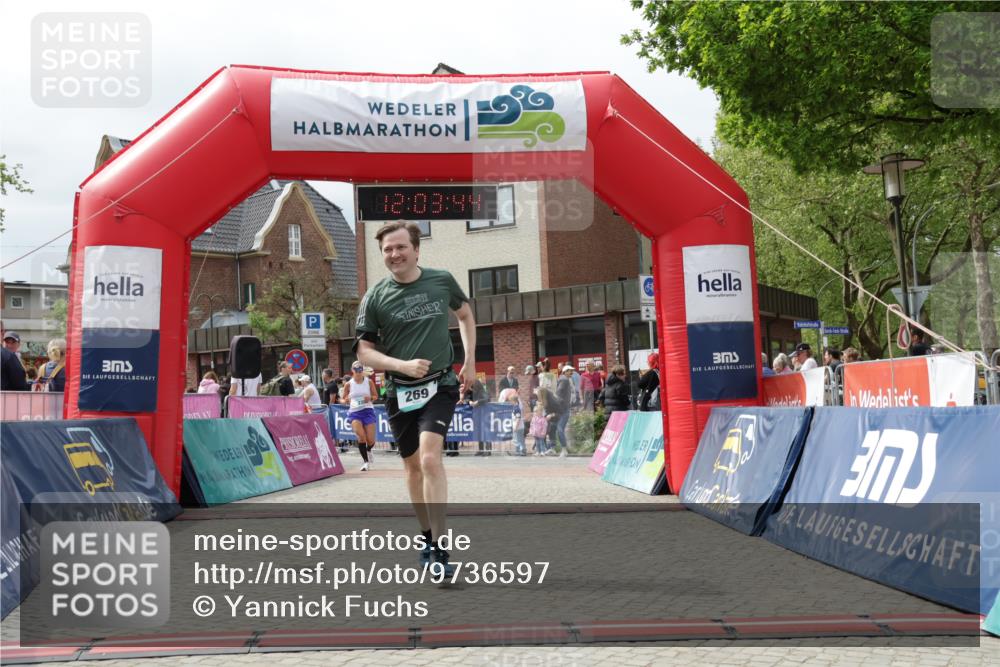 10.05.2026 - 8. Wedeler Halbmarathon Yannick Fuchs http://msf.ph/oto/9736597 10.05.2026 12:03:42 Ziel 269, 764, 2203 meine-sportfotos.de