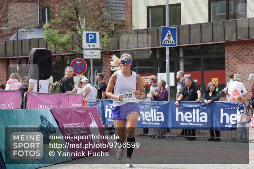10.05.2026 - 8. Wedeler Halbmarathon Yannick Fuchs http://msf.ph/oto/9736599 10.05.2026 12:03:44 Ziel 269, 772, 2203 meine-sportfotos.de