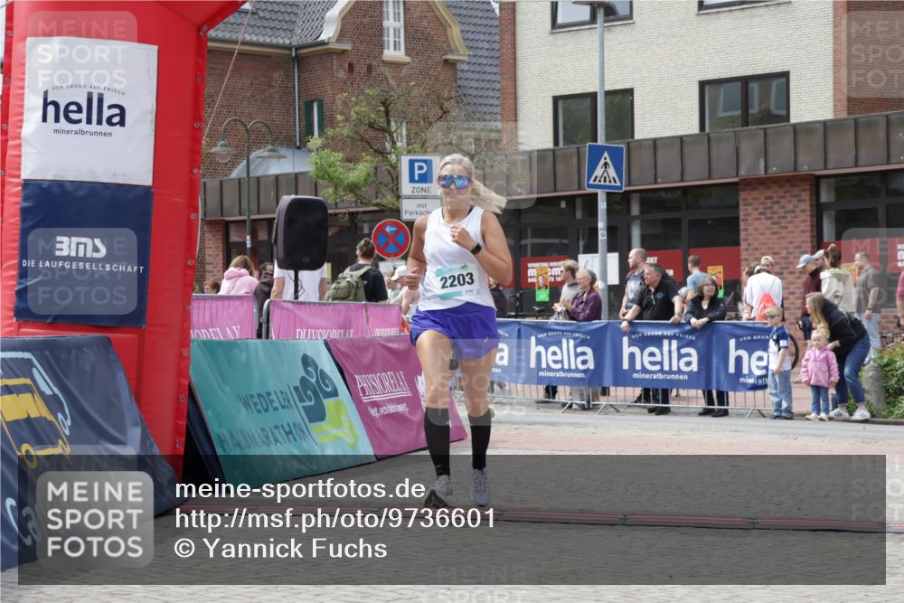 10.05.2026 - 8. Wedeler Halbmarathon Yannick Fuchs http://msf.ph/oto/9736601 10.05.2026 12:03:45 Ziel 269, 772, 2203 meine-sportfotos.de