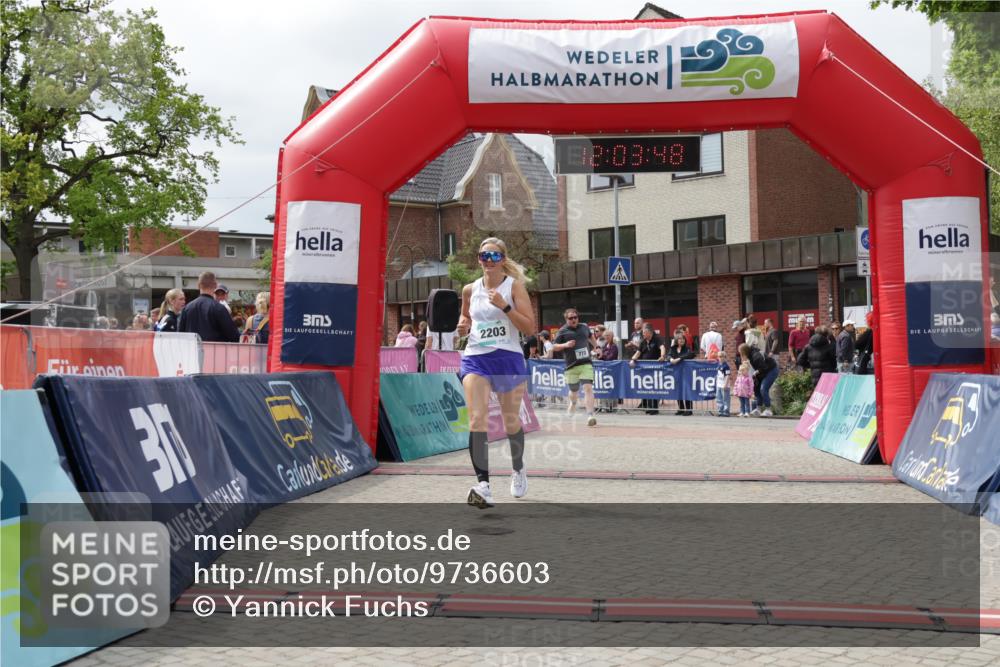 10.05.2026 - 8. Wedeler Halbmarathon Yannick Fuchs http://msf.ph/oto/9736603 10.05.2026 12:03:46 Ziel 269, 579, 772, 2203 meine-sportfotos.de