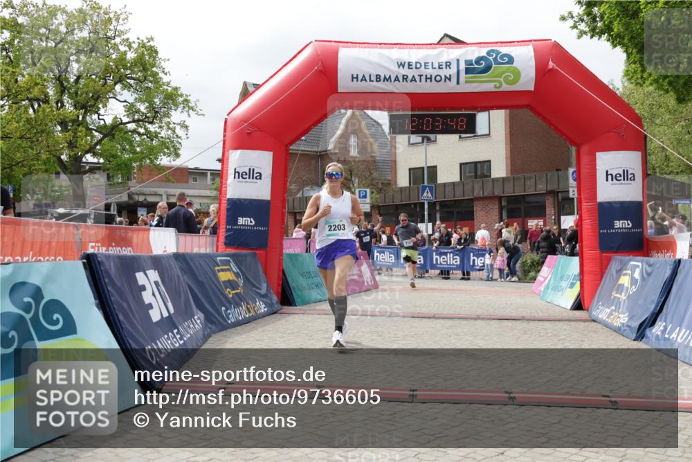10.05.2026 - 8. Wedeler Halbmarathon Yannick Fuchs http://msf.ph/oto/9736605 10.05.2026 12:03:46 Ziel 269, 579, 772, 2203 meine-sportfotos.de