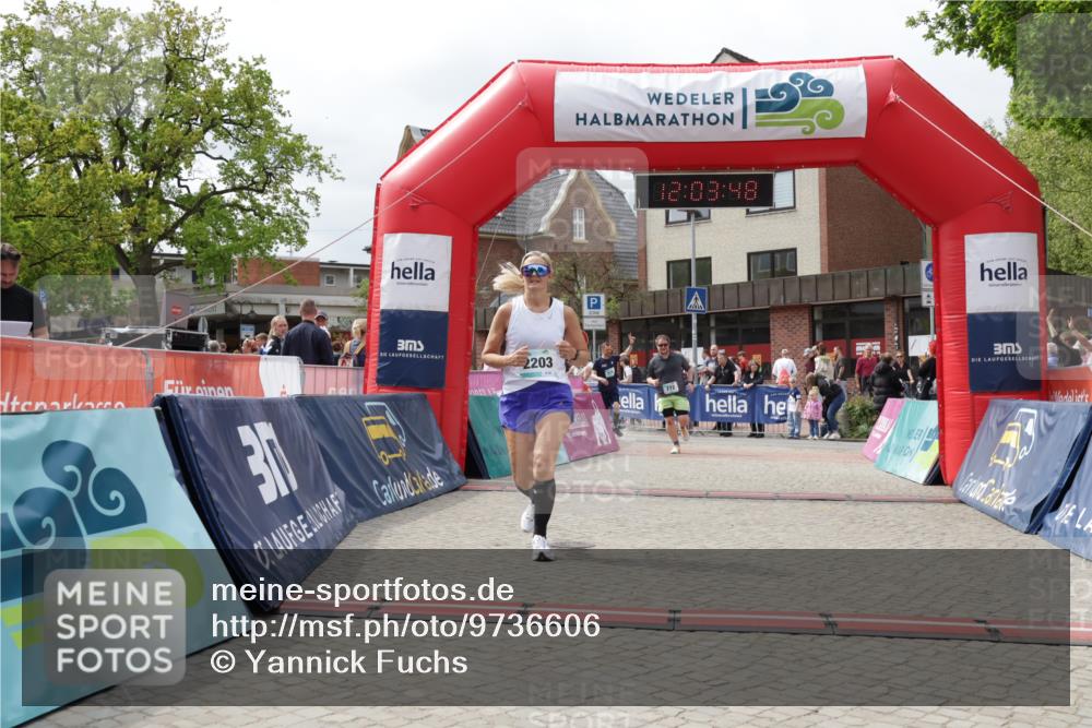 10.05.2026 - 8. Wedeler Halbmarathon Yannick Fuchs http://msf.ph/oto/9736606 10.05.2026 12:03:46 Ziel 269, 579, 772, 2203 meine-sportfotos.de