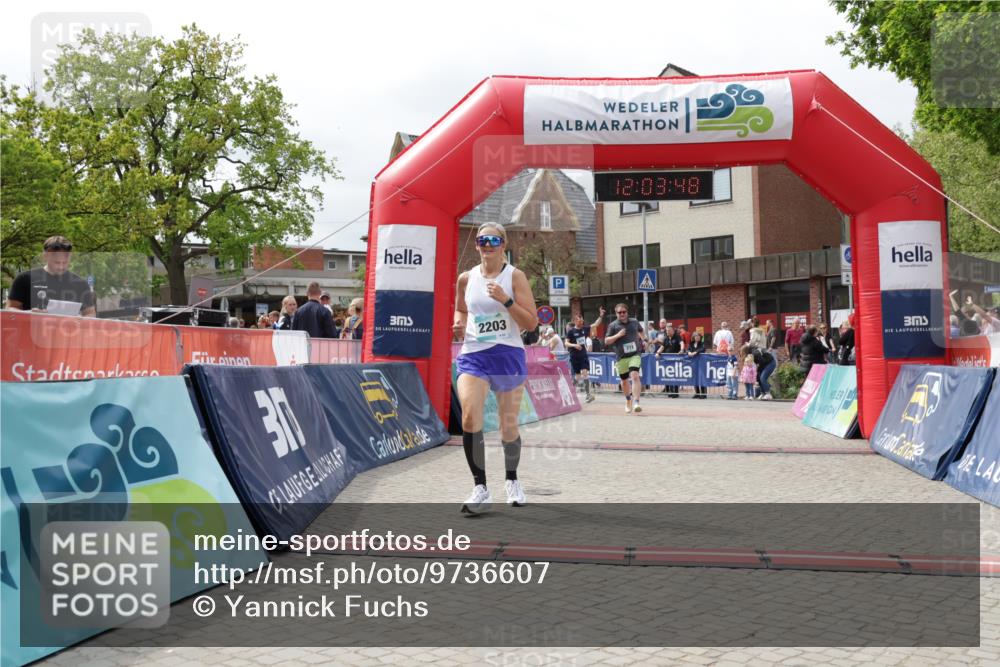 10.05.2026 - 8. Wedeler Halbmarathon Yannick Fuchs http://msf.ph/oto/9736607 10.05.2026 12:03:46 Ziel 269, 579, 772, 2203 meine-sportfotos.de
