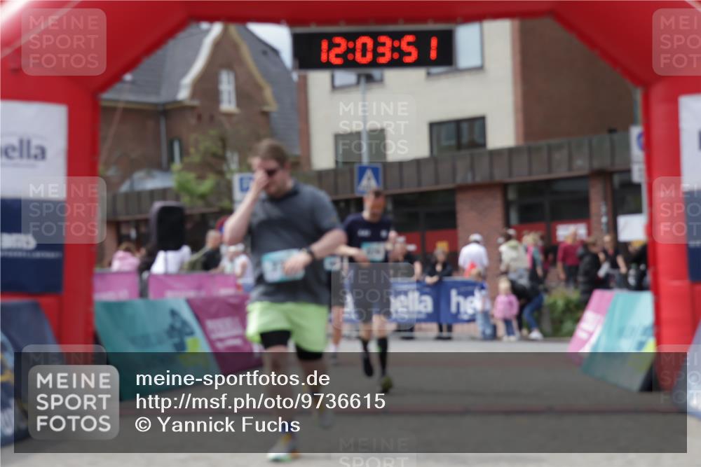 10.05.2026 - 8. Wedeler Halbmarathon Yannick Fuchs http://msf.ph/oto/9736615 10.05.2026 12:03:49 Ziel 468, 579, 772, 2203 meine-sportfotos.de