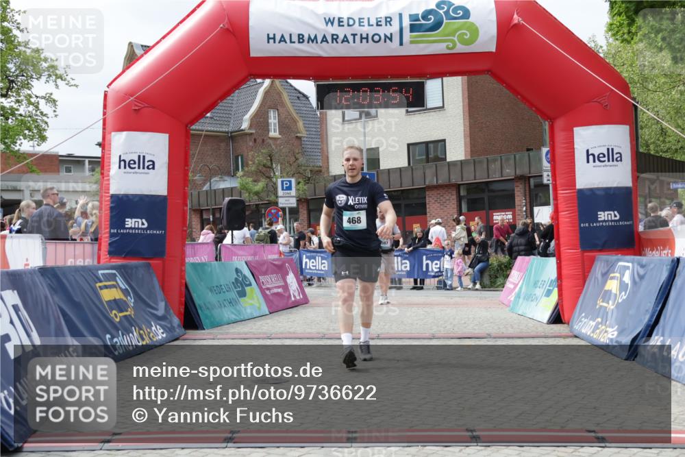 10.05.2026 - 8. Wedeler Halbmarathon Yannick Fuchs http://msf.ph/oto/9736622 10.05.2026 12:03:52 Ziel 387, 468, 579, 772 meine-sportfotos.de
