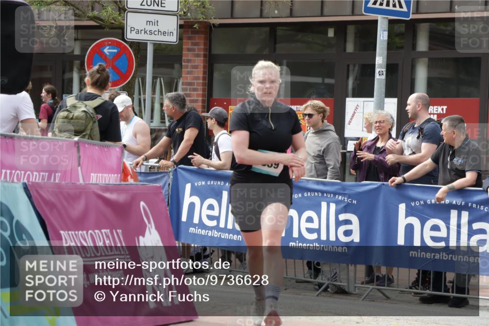 10.05.2026 - 8. Wedeler Halbmarathon Yannick Fuchs http://msf.ph/oto/9736628 10.05.2026 12:04:02 Ziel  meine-sportfotos.de