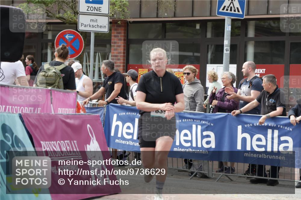 10.05.2026 - 8. Wedeler Halbmarathon Yannick Fuchs http://msf.ph/oto/9736629 10.05.2026 12:04:02 Ziel  meine-sportfotos.de