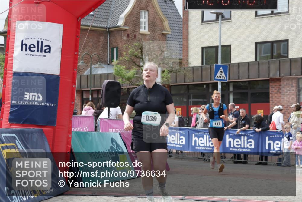 10.05.2026 - 8. Wedeler Halbmarathon Yannick Fuchs http://msf.ph/oto/9736634 10.05.2026 12:04:05 Ziel 117 meine-sportfotos.de