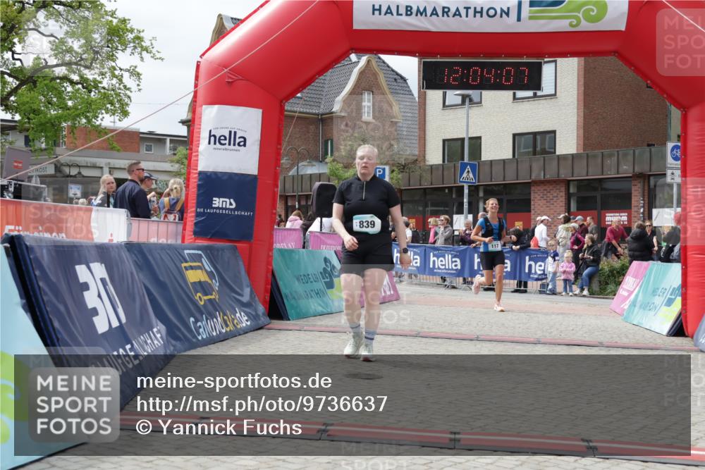10.05.2026 - 8. Wedeler Halbmarathon Yannick Fuchs http://msf.ph/oto/9736637 10.05.2026 12:04:05 Ziel 117 meine-sportfotos.de